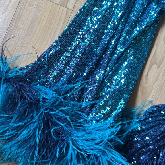 Cutout Feather-trimmed Sequined Tulle Mini Dress - Picture 3 of 8